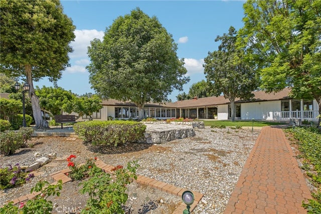 42 Saddleback Road, Rolling Hills.