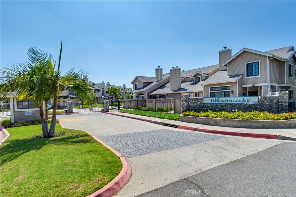 Photo of Listing #IV25220366