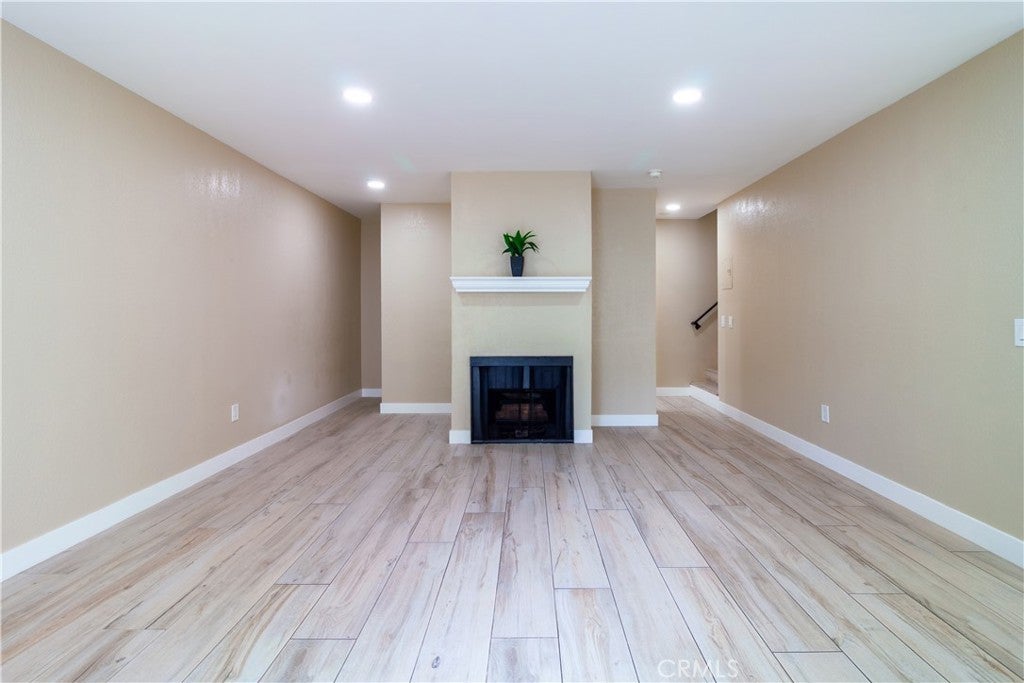 Photo of Listing #SR25221151