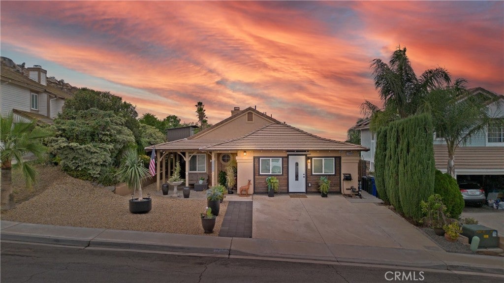 Photo of Listing #CV25221169