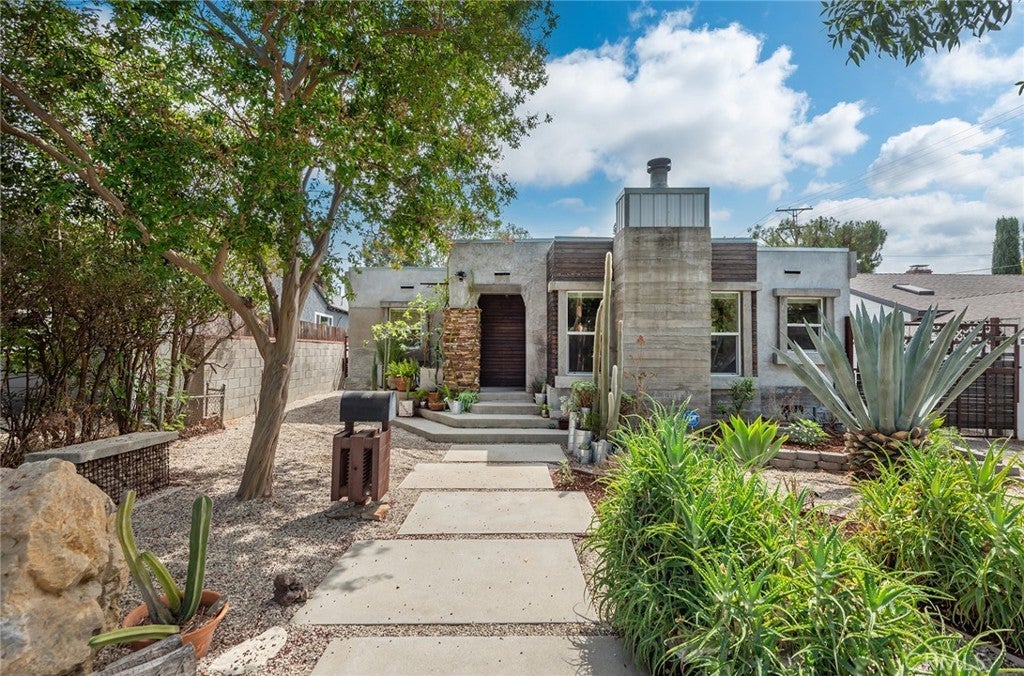 Photo of Listing #SR25221334