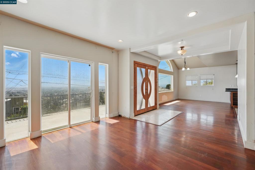 Photo of Listing #41112198