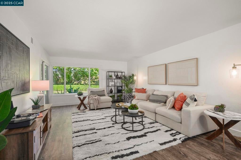 Photo of Listing #41112226