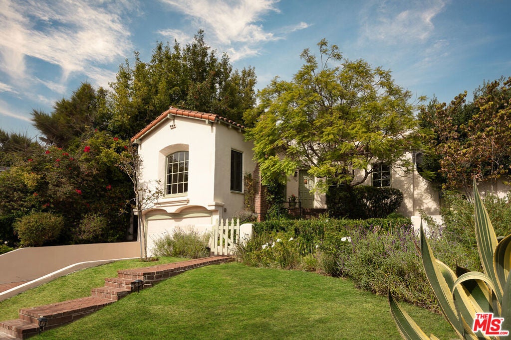 Photo of Listing #25588853