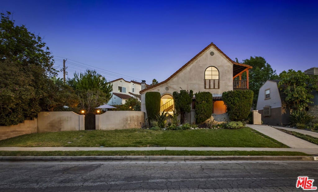 Photo of Listing #25595243