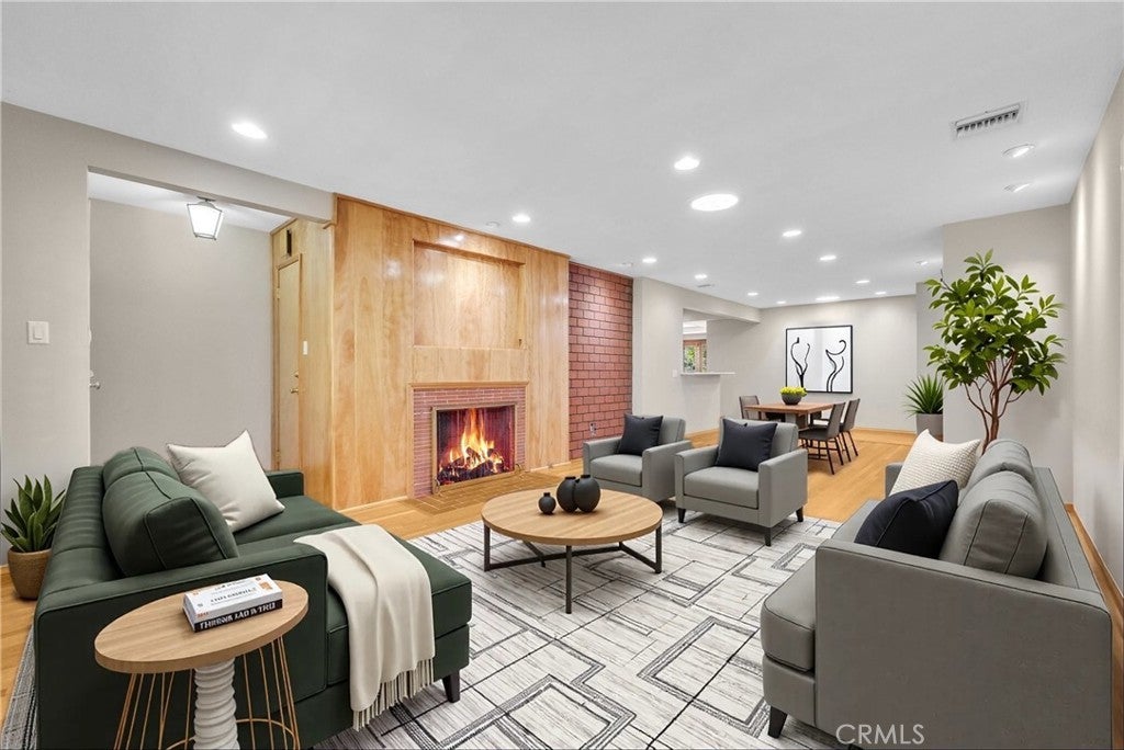 Photo of Listing #AR25221675