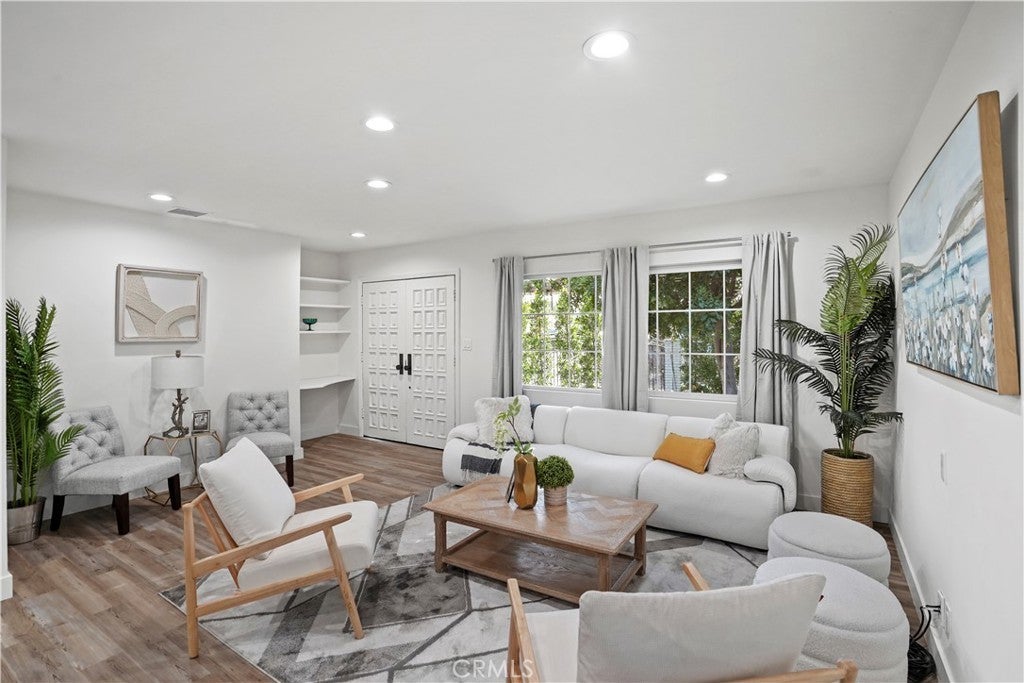 Photo of Listing #SR25221717