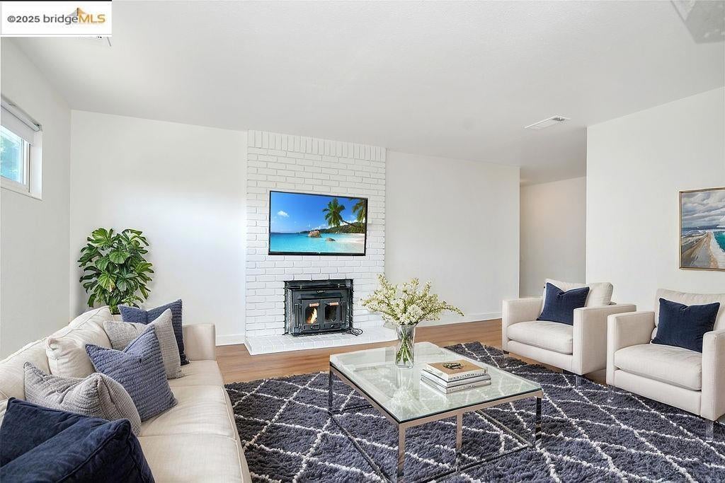 Photo of Listing #41112254