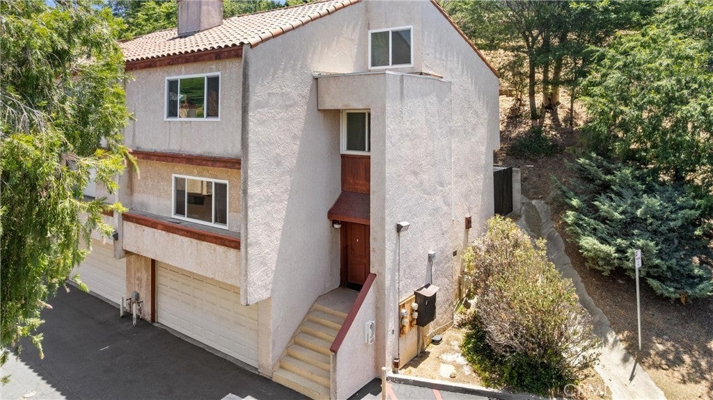 Photo of Listing #TR25221940