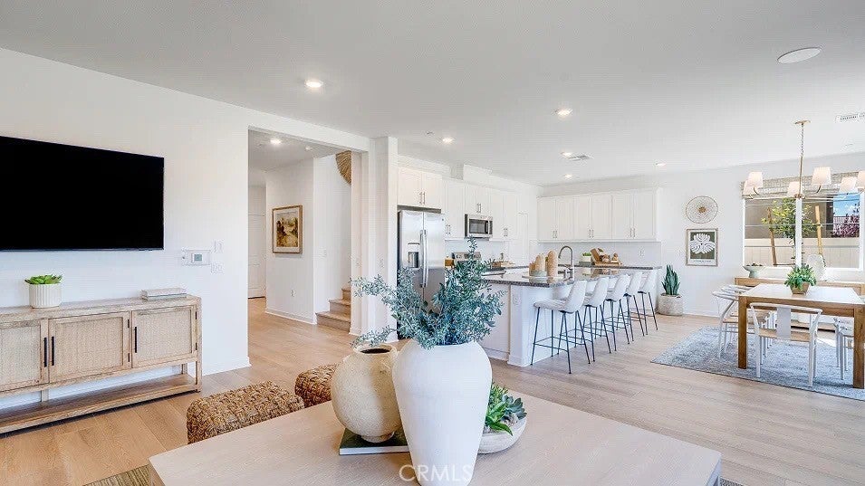 Photo of Listing #SW25222093