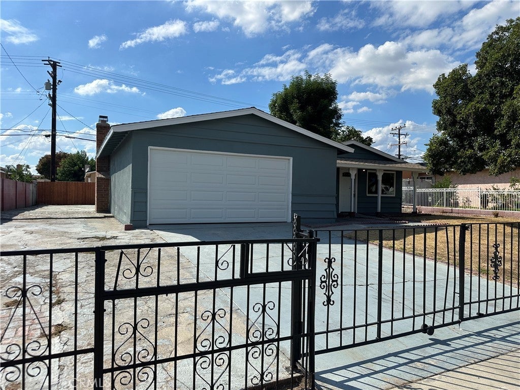 Photo of Listing #IV25222105