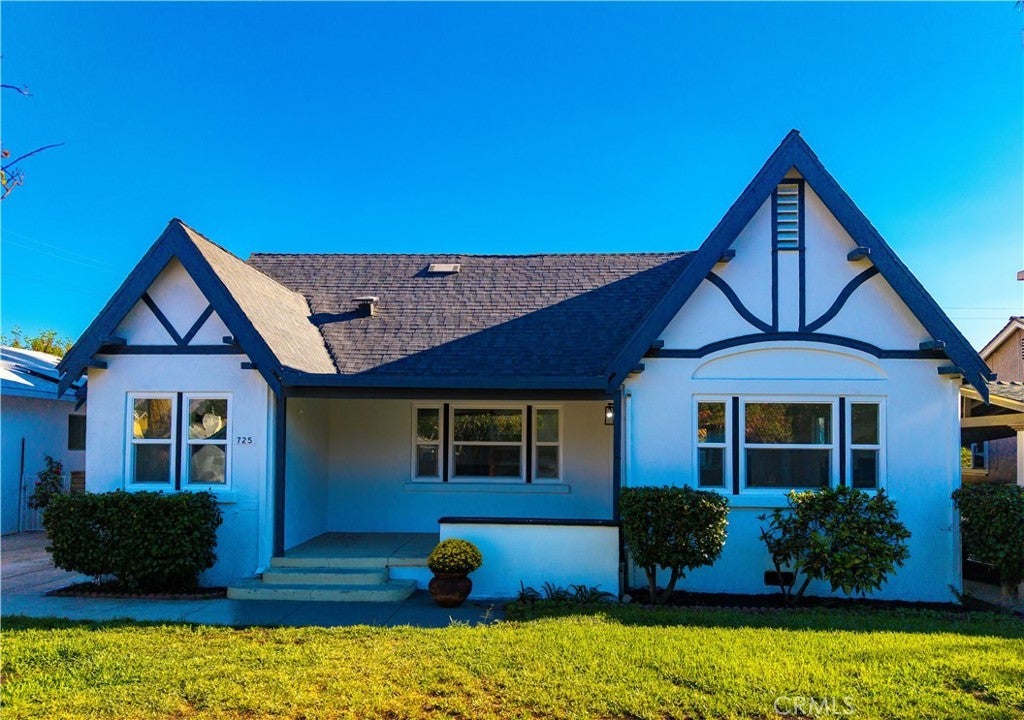 Photo of Listing #IV25218849