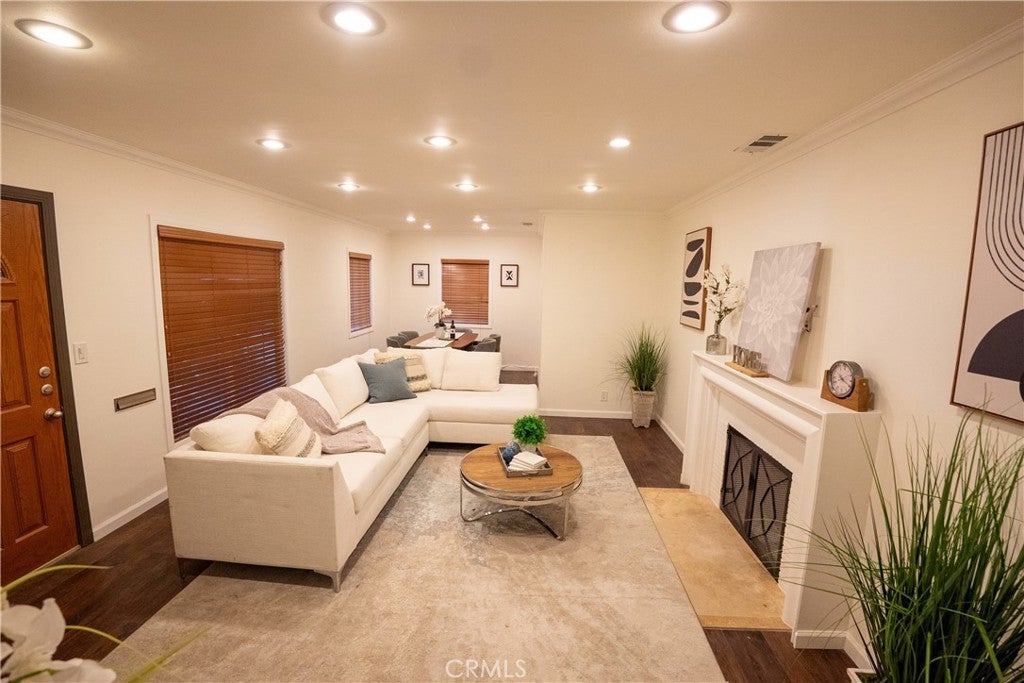 Photo of Listing #SB25221871