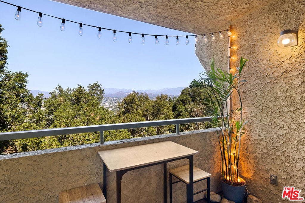 Photo of Listing #25594455