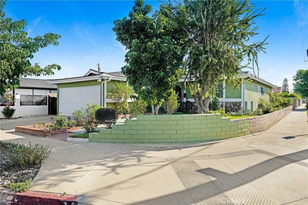 Photo of Listing #DW25222646