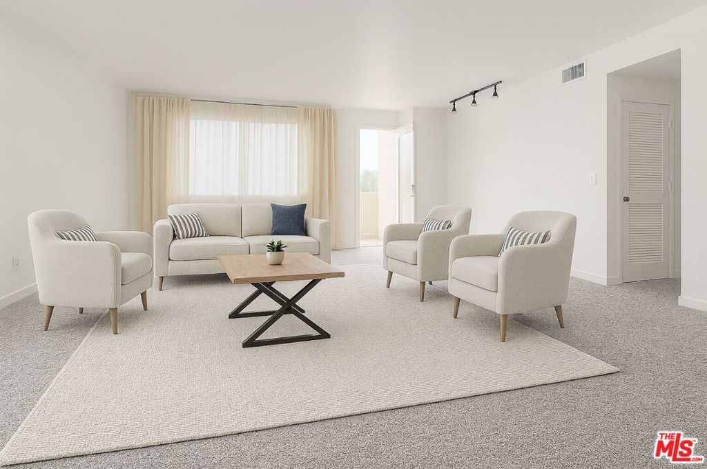 Photo of Listing #25595957