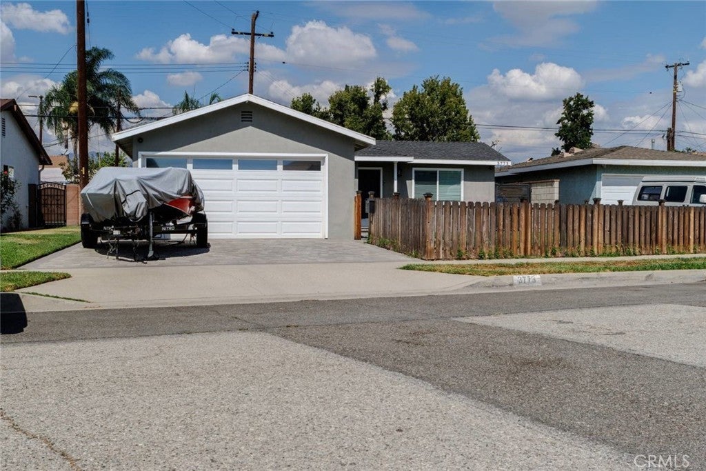 Photo of Listing #IV25222945