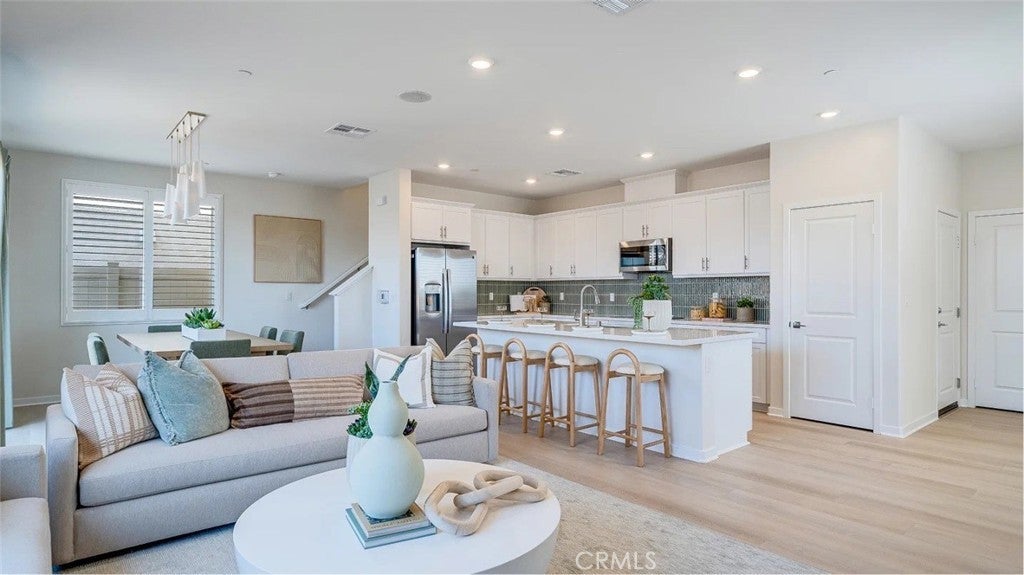 Photo of Listing #SW25223095