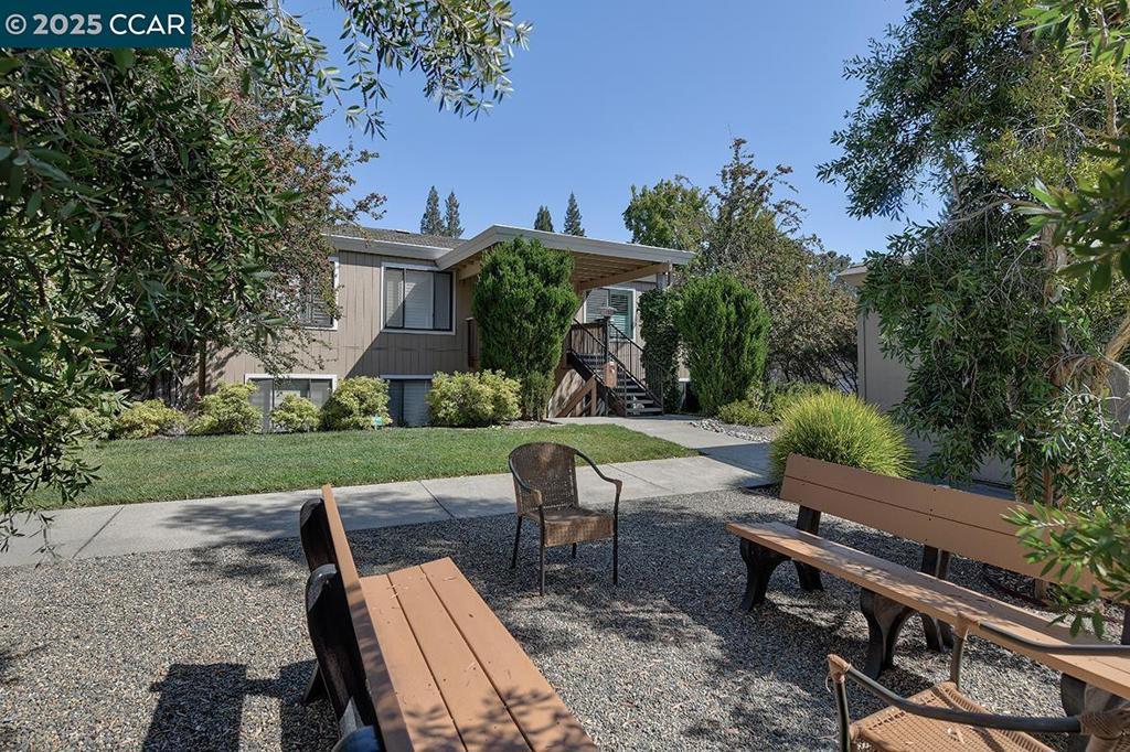 Photo of Listing #41112411