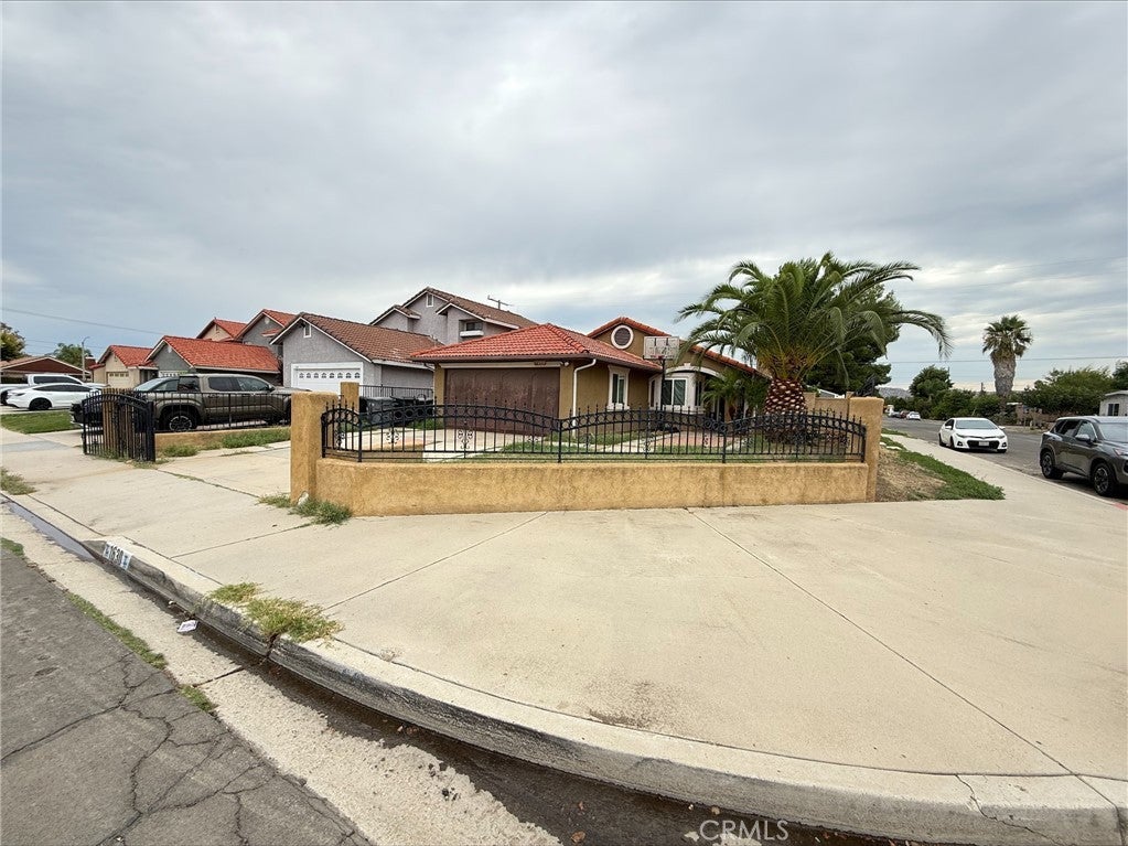 Photo of Listing #IV25223136