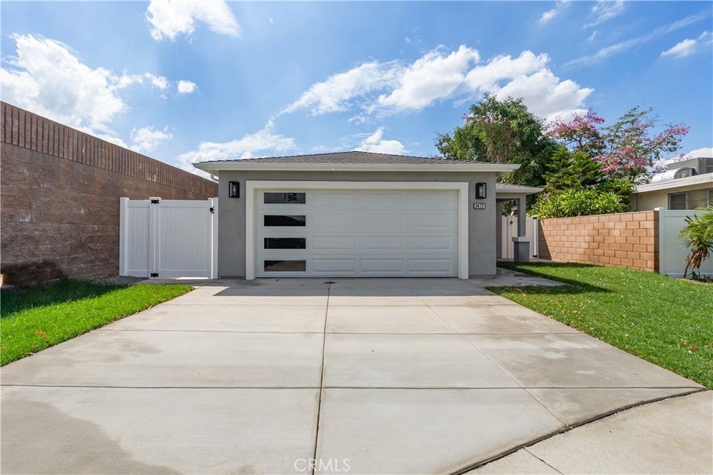 Photo of Listing #IV25203031