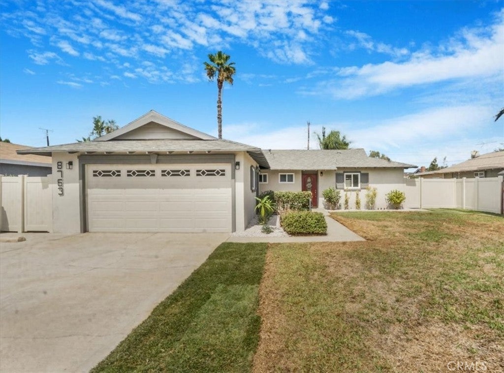 Photo of Listing #IV25222717