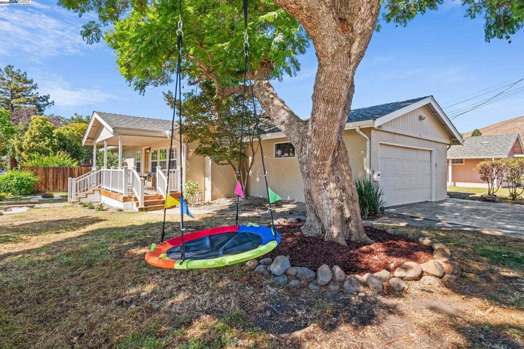 Photo of Listing #41112445