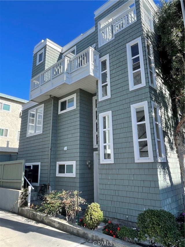 127 4th Street, Hermosa Beach.