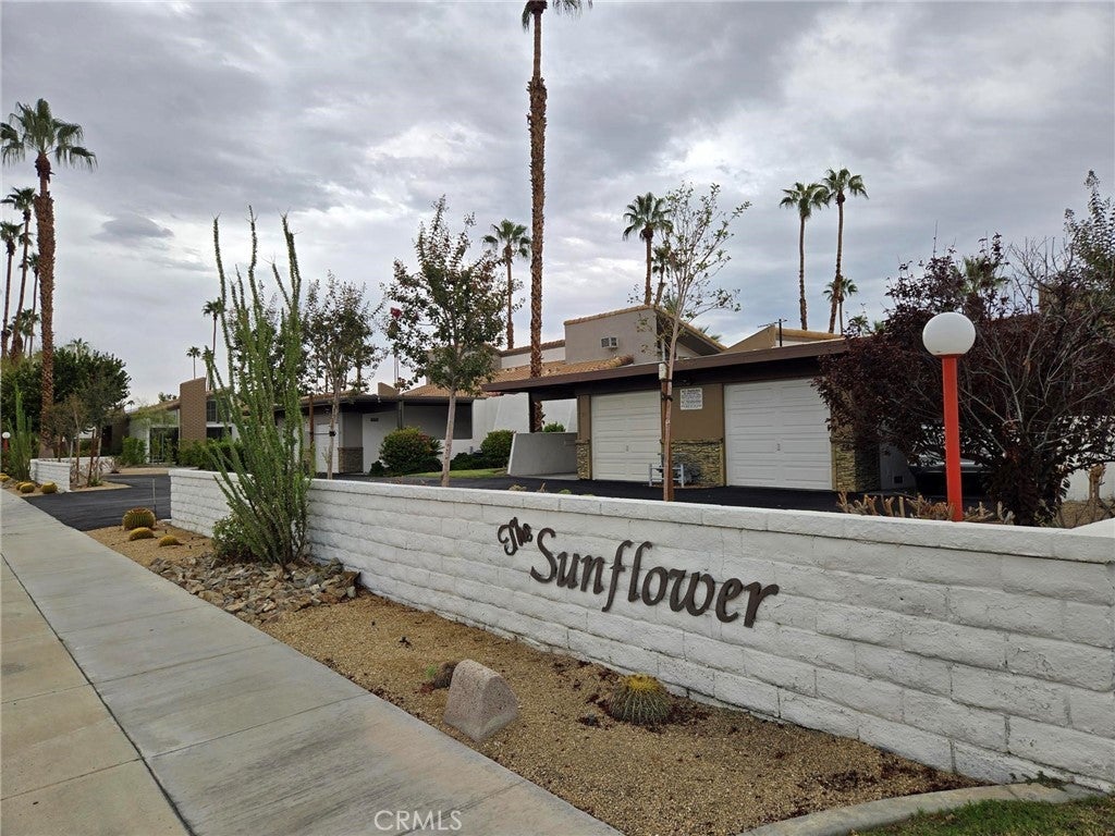 572 S Sunrise #24 Way, Palm Springs