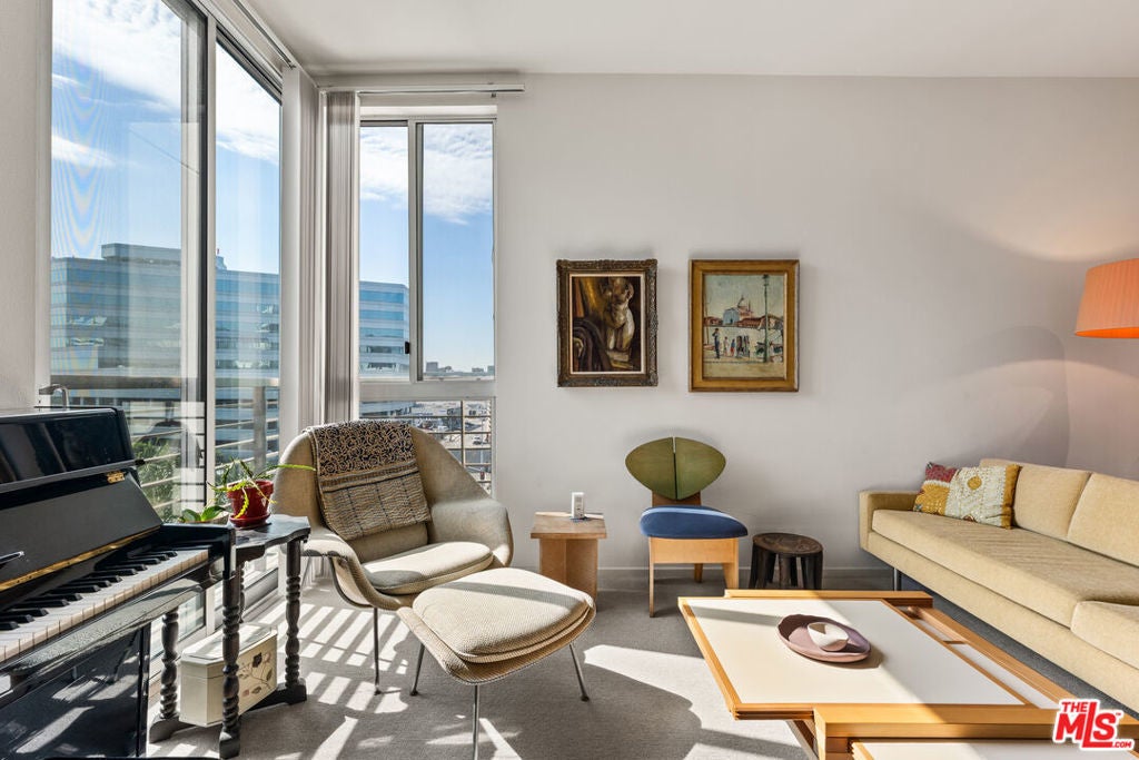 Photo of Listing #25596459