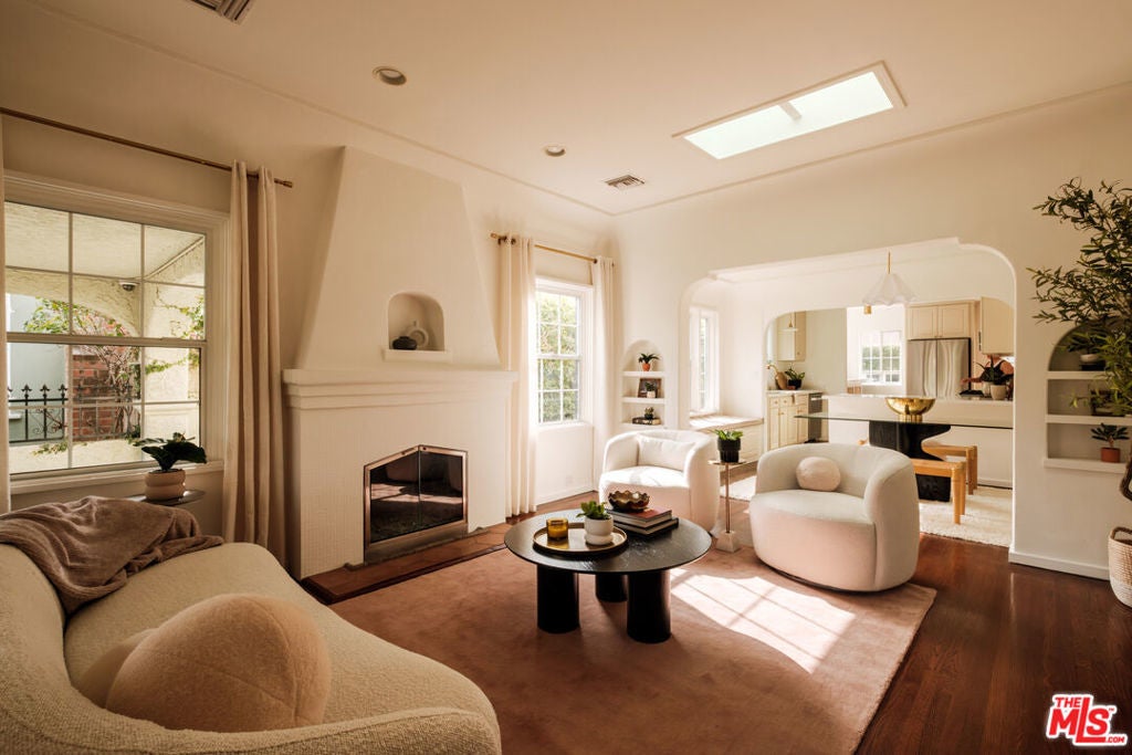 Photo of Listing #25596499