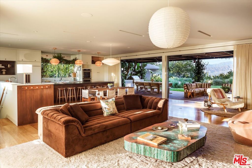 Photo of Listing #25592295