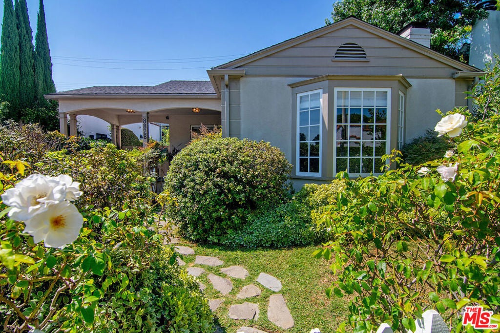 Photo of Listing #25596573