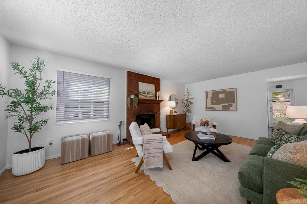 Photo of Listing #PTP2507287