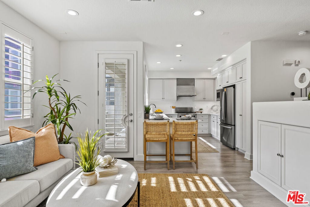 Photo of Listing #25594263