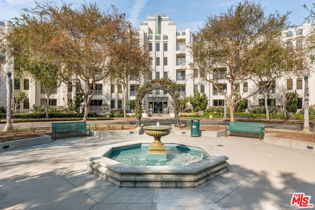 Photo of Listing #25596411