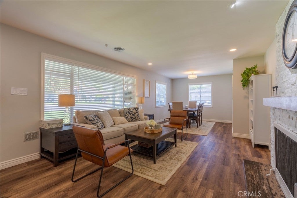 Photo of Listing #DW25225147