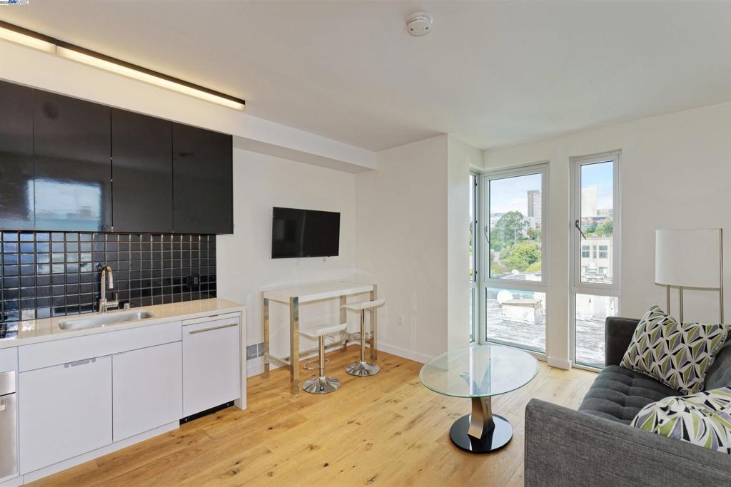 Photo of Listing #41112678