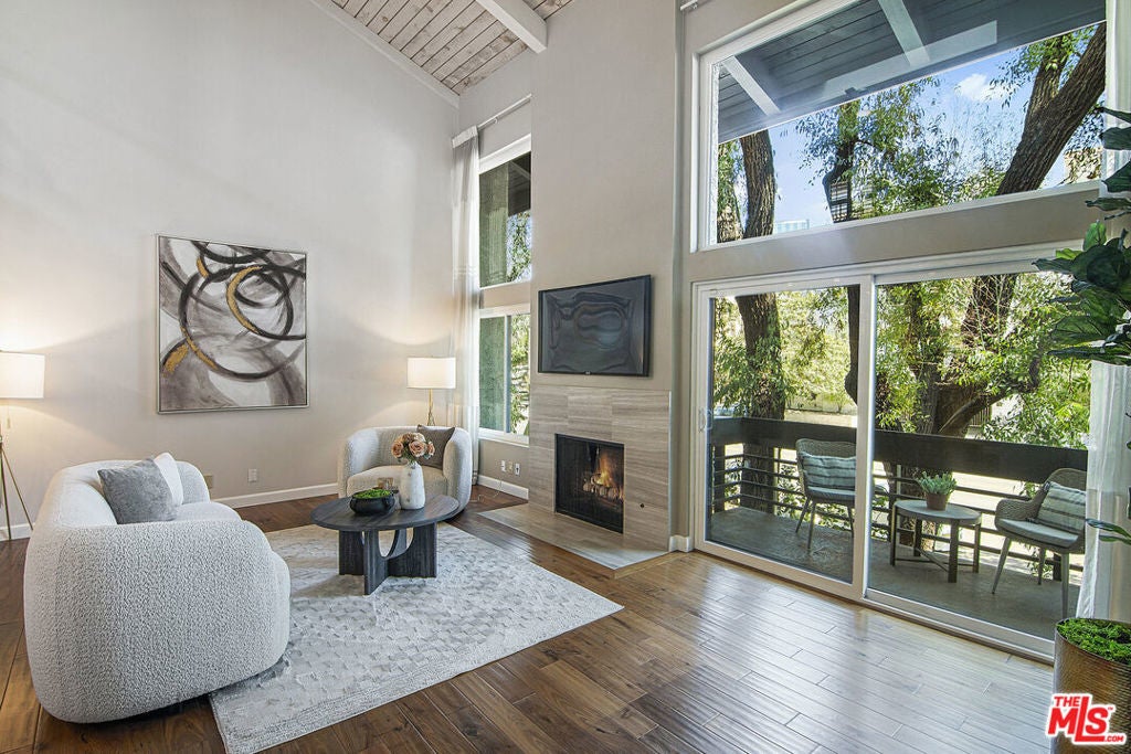 Photo of Listing #25593577