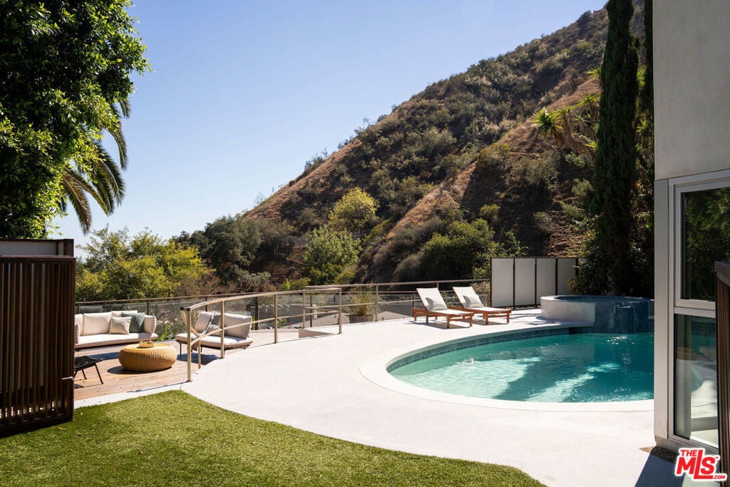 Photo of Listing #25595567