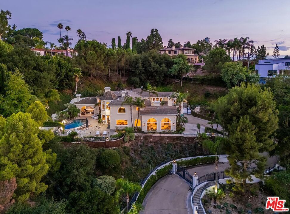 Photo of Listing #25591127