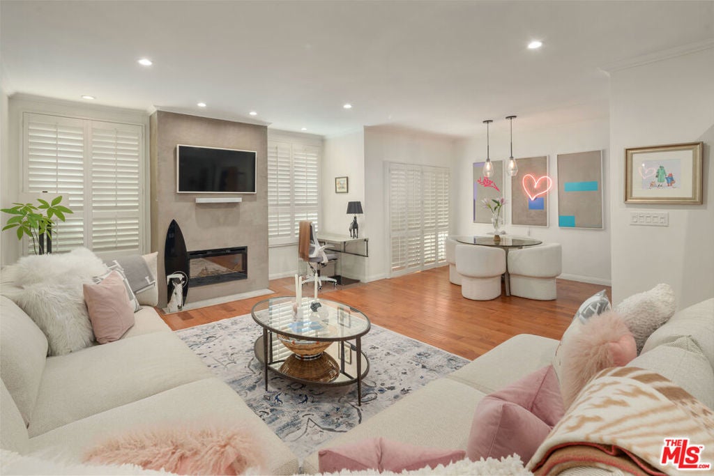 Photo of Listing #25597041