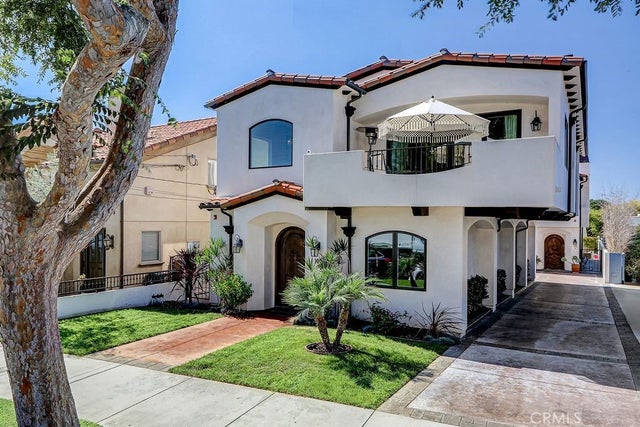 105 S Juanita #a, Redondo Beach.