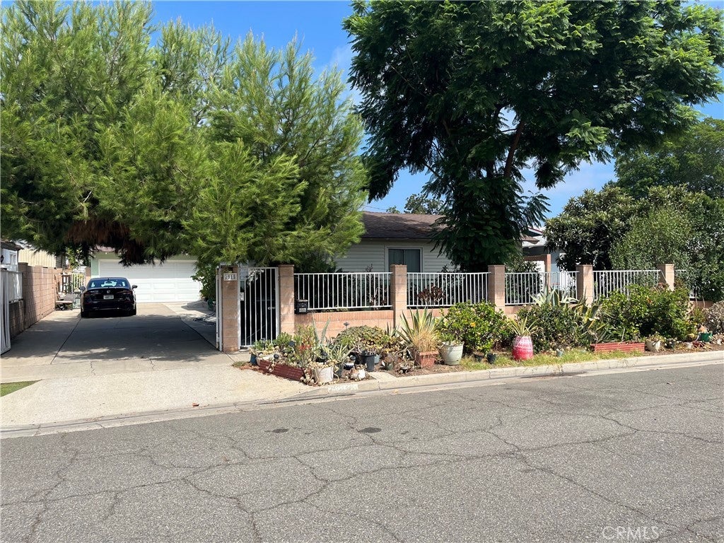 Photo of Listing #OC25225566