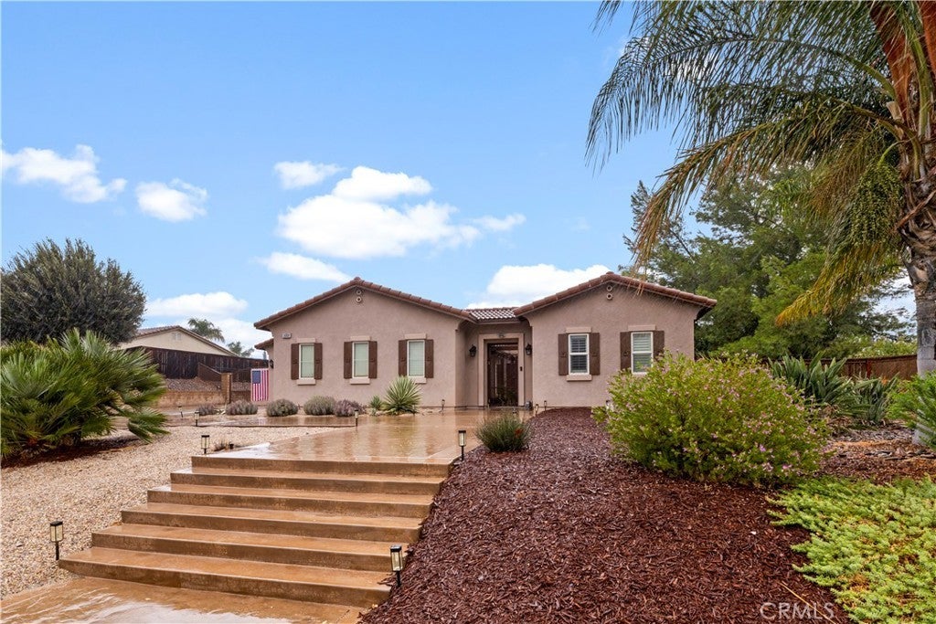 Photo of Listing #IV25225672