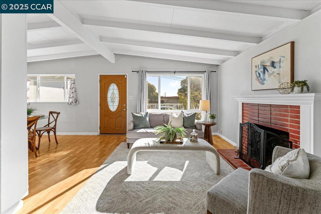 Photo of Listing #41112831