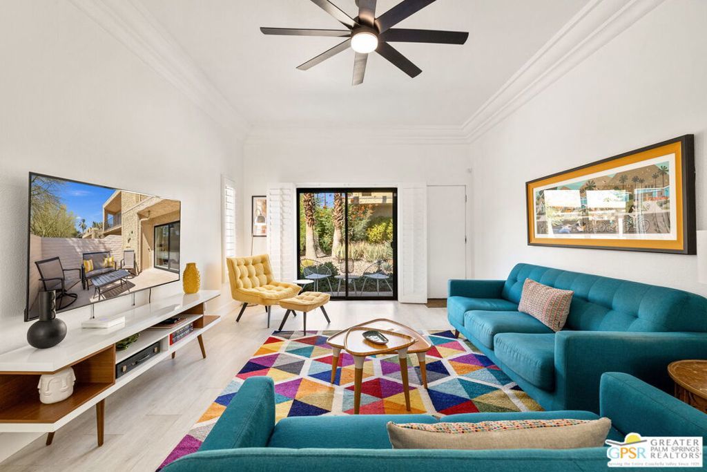 2396 Los Coyotes Drive, Palm Springs