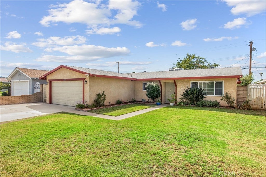 Photo of Listing #IV25221505