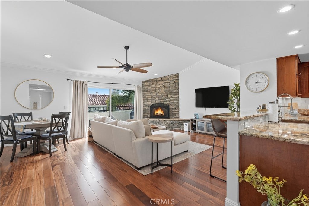 220 S Helberta Avenue E