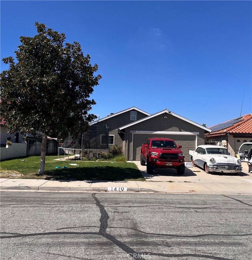 Photo of Listing #IV25225732